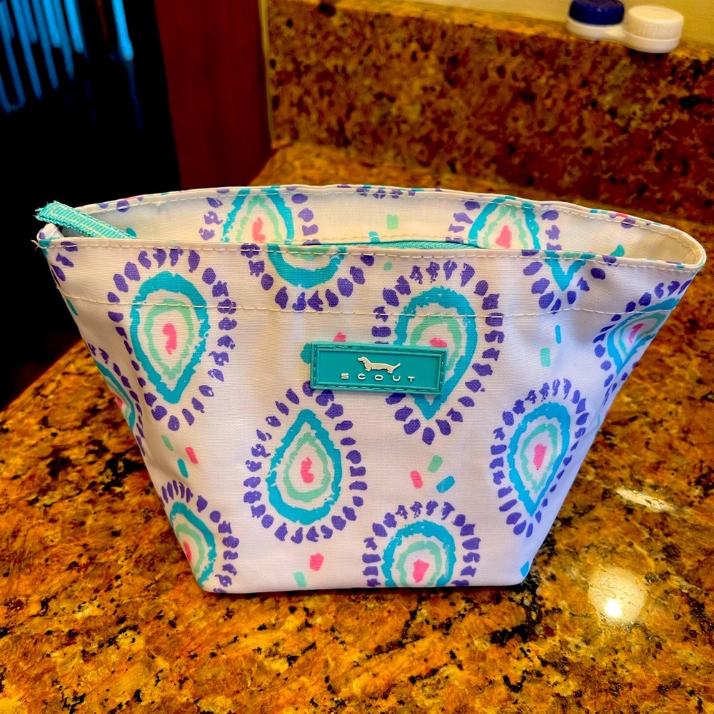 Scout zipper bag